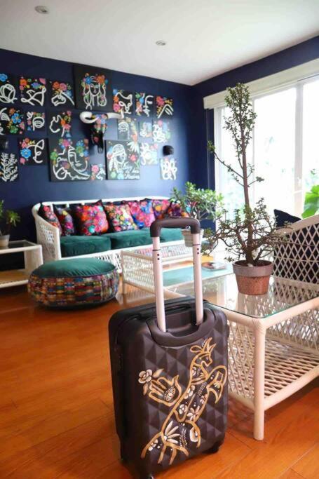 Luxurious Mid Century Modern Folk Art Home Mexico City Exterior photo