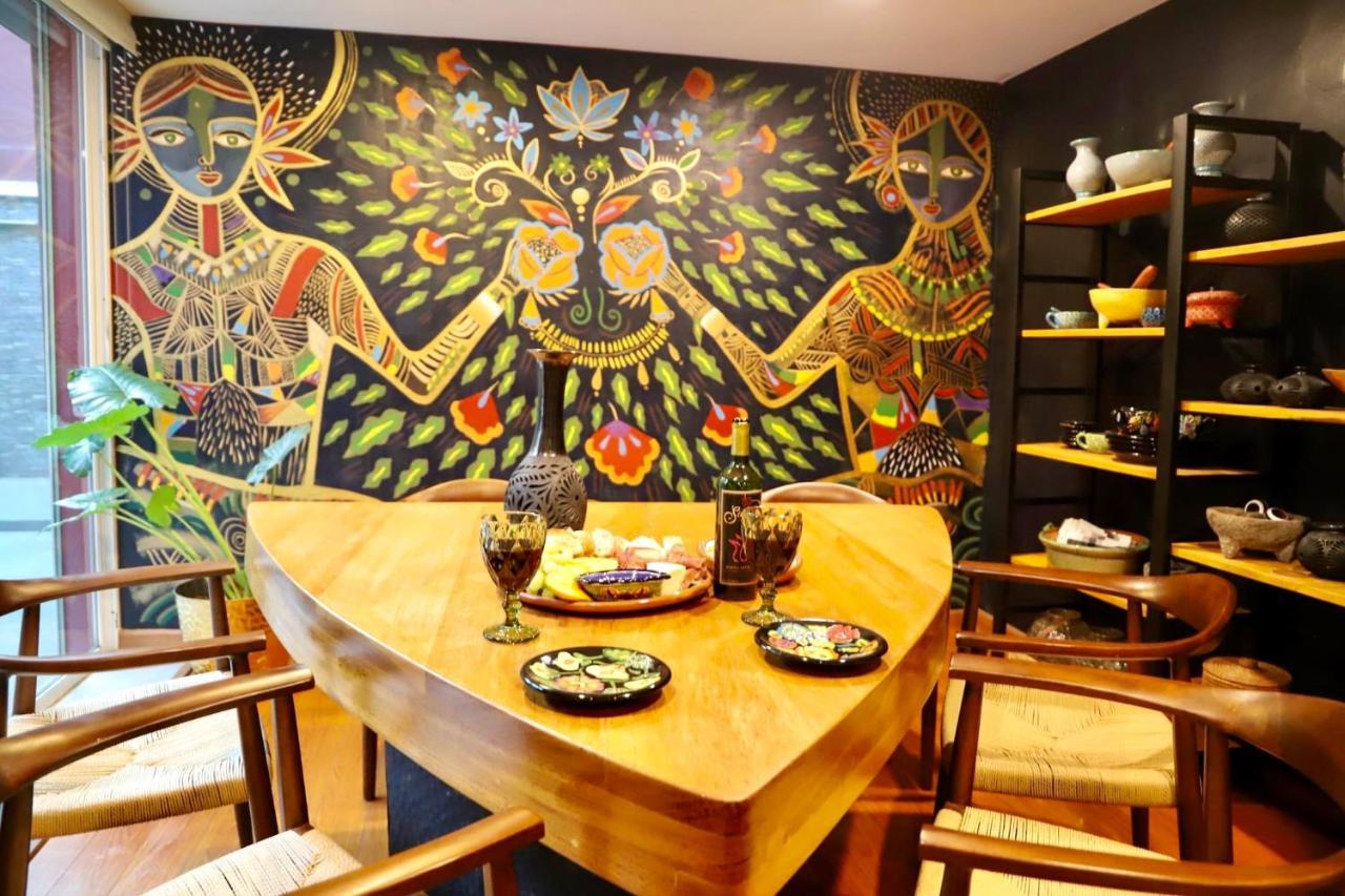 Luxurious Mid Century Modern Folk Art Home Mexico City Exterior photo