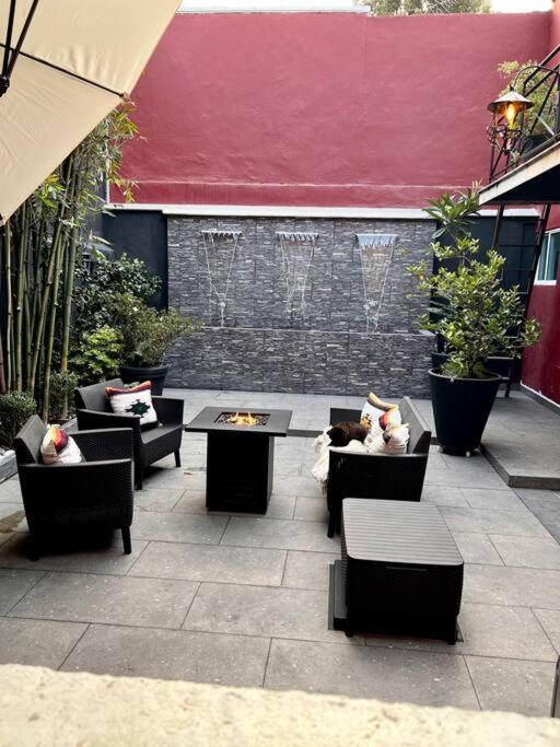 Luxurious Mid Century Modern Folk Art Home Mexico City Exterior photo