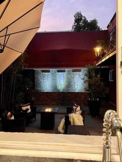Luxurious Mid Century Modern Folk Art Home Mexico City Exterior photo